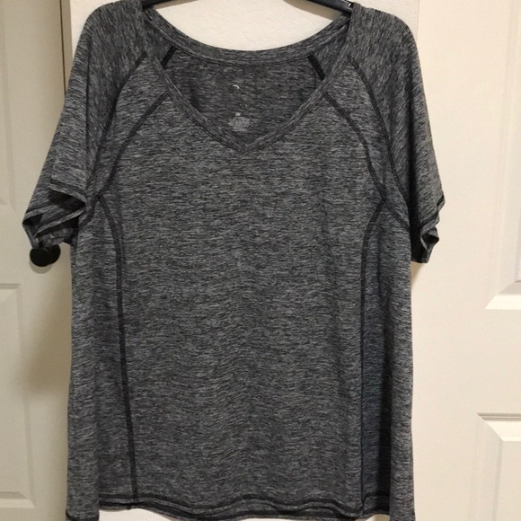 Workout top - Picture 1 of 1